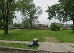 Pre-foreclosure in  Alhambra Ct East Saint Louis, IL 62205