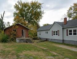 Pre-foreclosure in  Laura Ave East Saint Louis, IL 62203