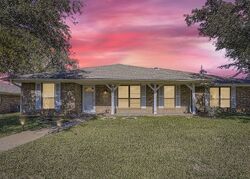  Peachtree Ln, Arlington TX