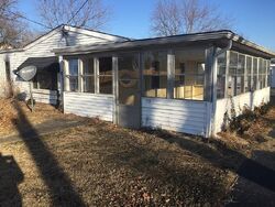 Pre-foreclosure in  Garden St East Saint Louis, IL 62206
