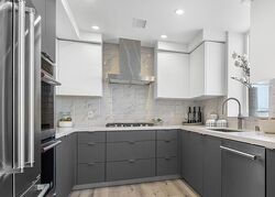 Pre-foreclosure in  S Bedford St #102 Los Angeles, CA 90035