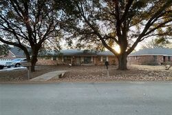 Pre-foreclosure in  Lakeview Dr Grapevine, TX 76051