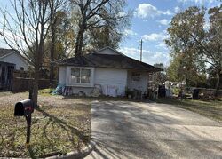 Pre-foreclosure in  Sterlingshire St Houston, TX 77078