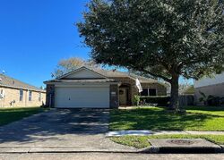 Pre-foreclosure in  Village Crest Dr Richmond, TX 77469