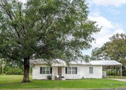 Pre-foreclosure in  Circle Dr Bogata, TX 75417