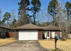 Pre-foreclosure in  Crest Hill Dr Conroe, TX 77301