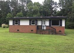 Pre-foreclosure in  Sussex Dr Stony Creek, VA 23882