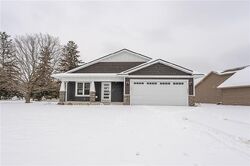  Saint Andrews Dr, Altoona WI