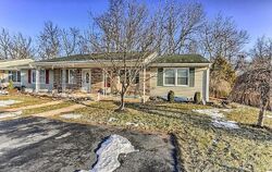 Pre-foreclosure in  Fox Chase Dr Dover, PA 17315
