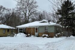 Pre-foreclosure in  Collingwood Ave Sw Wyoming, MI 49519
