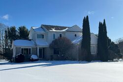 Pre-foreclosure in  Windhaven Ln Brighton, MI 48114