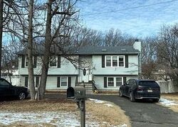 Pre-foreclosure in  Horseshoe Rd Sayreville, NJ 08872