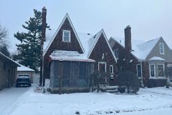 Pre-foreclosure in  Mclain Ave Allen Park, MI 48101