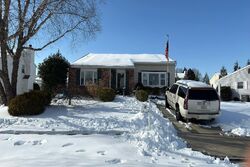Pre-foreclosure in  Vicky Rd Nottingham, MD 21236