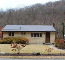Pre-foreclosure in  Saxonburg Blvd Glenshaw, PA 15116