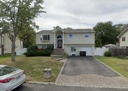 Pre-foreclosure in  Higbie Ln West Islip, NY 11795