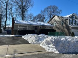 Pre-foreclosure in  Cottage St Sw Vienna, VA 22180