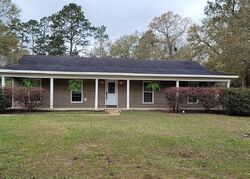 Pre-foreclosure in  Villa Ct Mobile, AL 36695