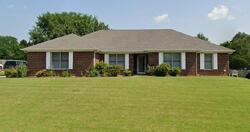 Pre-foreclosure in  Clubhouse Ln Madison, AL 35757