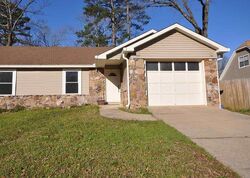Pre-foreclosure in  Oak Forest Loop Maumelle, AR 72113