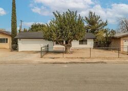 Pre-foreclosure in  TAMARISK AVE Yucca Valley, CA 92284