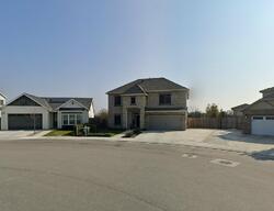 Pre-foreclosure in  Oak Lake Ln Shafter, CA 93263