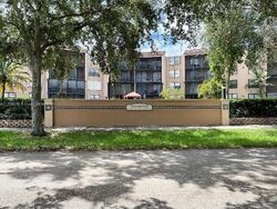 Pre-foreclosure in  N Hills Dr  Hollywood, FL 33021