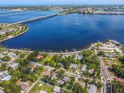  1st Ave E, Bradenton FL