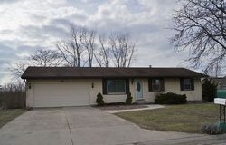 Pre-foreclosure in  S Ridgeview Ct Warsaw, IN 46582
