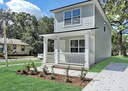 Pre-foreclosure in  Spires Ave Jacksonville, FL 32209
