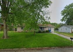 Pre-foreclosure in  Fox River Rd Valparaiso, IN 46385