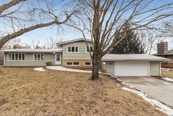 Pre-foreclosure in  Timberland Rd Ames, IA 50014
