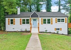 Pre-foreclosure in  Venetian Dr Sw Atlanta, GA 30311