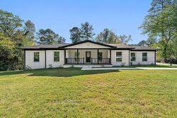 Pre-foreclosure in  Lake Acworth Dr Nw Acworth, GA 30101