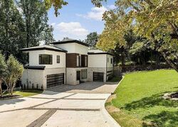 Pre-foreclosure in  Colebrook Ct Atlanta, GA 30327