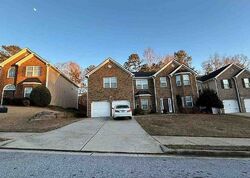 Pre-foreclosure in  Dendy Trce Fairburn, GA 30213