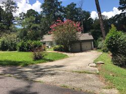 Pre-foreclosure in  Waverland Dr Macon, GA 31211
