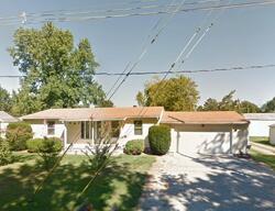 Pre-foreclosure in  Illinois St Pinckneyville, IL 62274