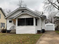 Pre-foreclosure in  Bruner St Rockford, IL 61103