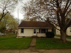 Pre-foreclosure in  16th Ave Rockford, IL 61108