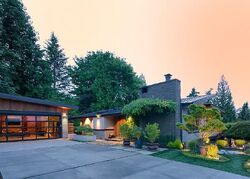 Pre-foreclosure in  Ne 74th St Kirkland, WA 98033