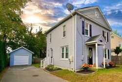 Pre-foreclosure in  Agnes St Springfield, MA 01118