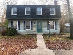 Pre-foreclosure in  Lavington Pl Nottingham, MD 21236