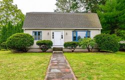 Pre-foreclosure in  Lawson Dr Easthampton, MA 01027