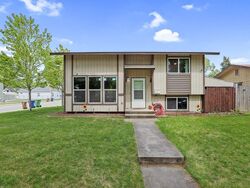 Pre-foreclosure in  E 6th Ave Spokane, WA 99202