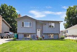 Pre-foreclosure in  E 22ND AVE Spokane, WA 99223