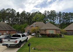 Pre-foreclosure in  Quiet Lake Dr Hammond, LA 70403