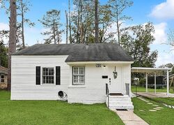 Pre-foreclosure in  N Linden St Hammond, LA 70401