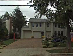 Pre-foreclosure in  Vine Dr Merrick, NY 11566