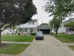 Pre-foreclosure in  Cocoa Ct Sterling Heights, MI 48312